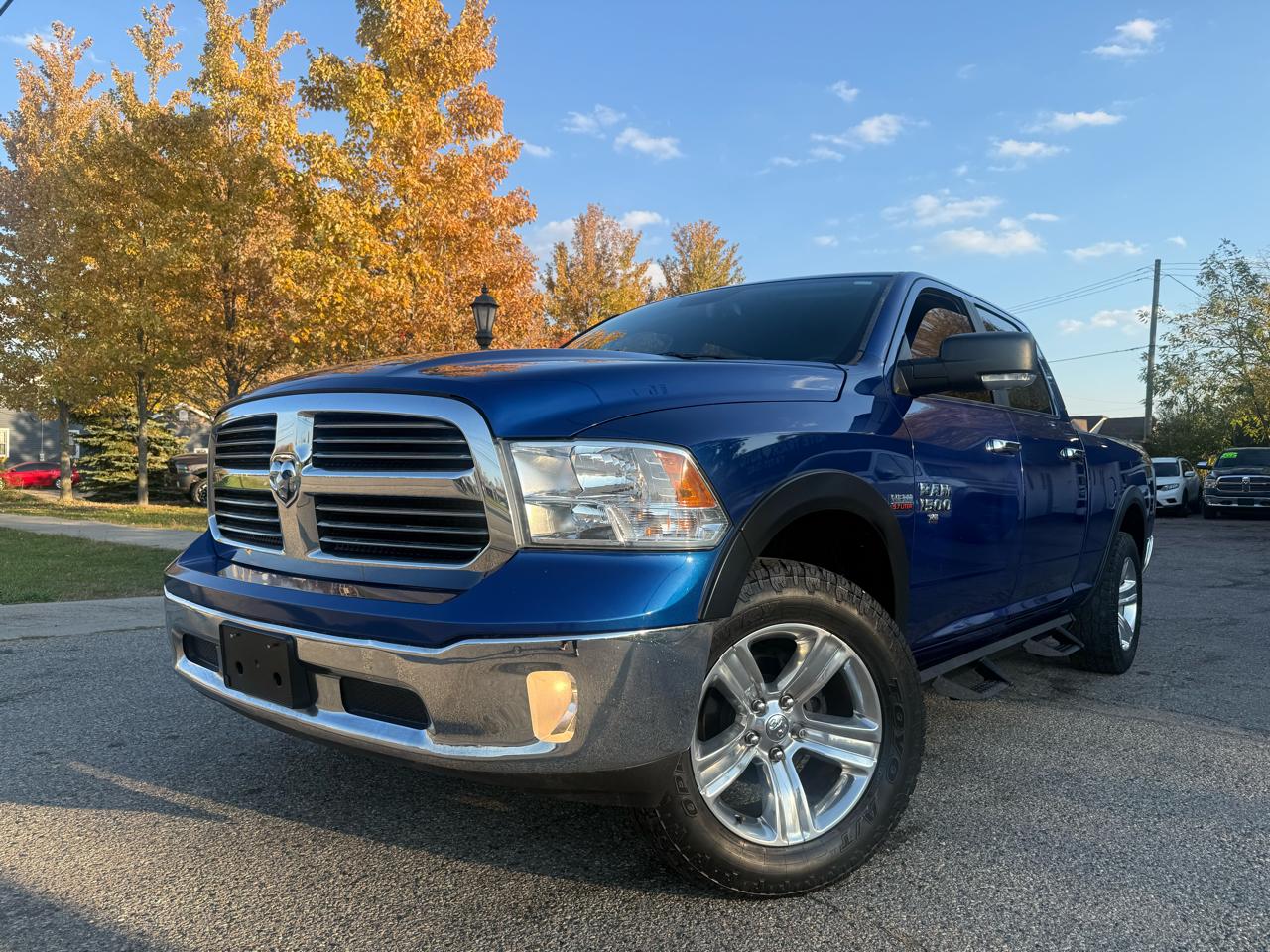RAM 1500 4WD Crew Cab 140.5" SLT 2017