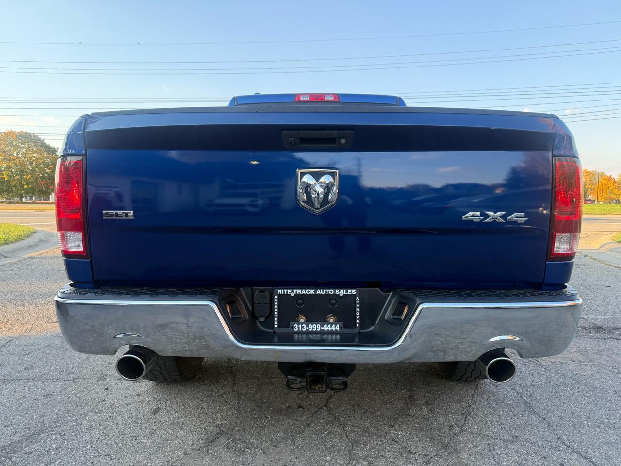 RAM 1500 4WD Crew Cab 140.5" SLT 2017