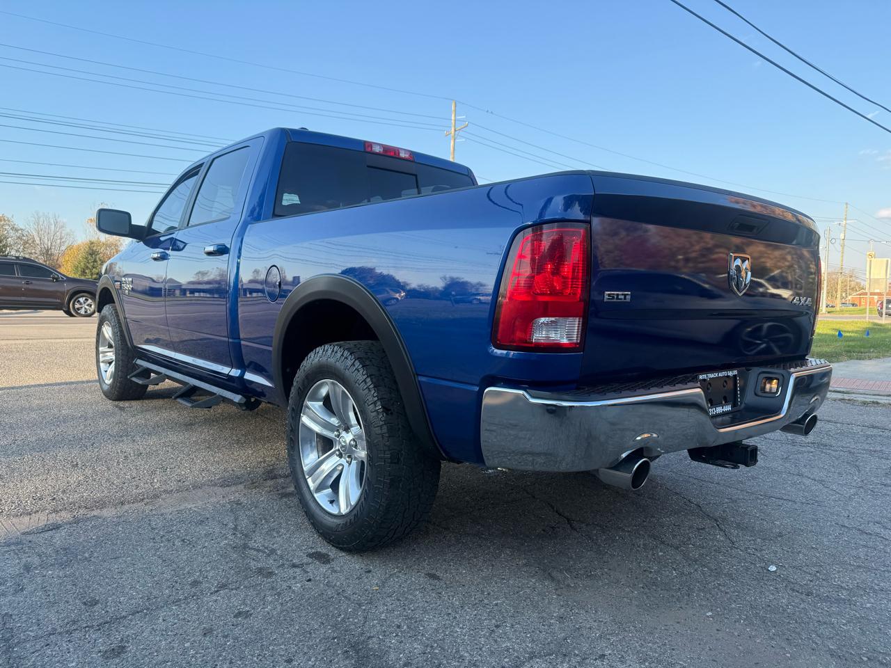 RAM 1500 4WD Crew Cab 140.5" SLT 2017