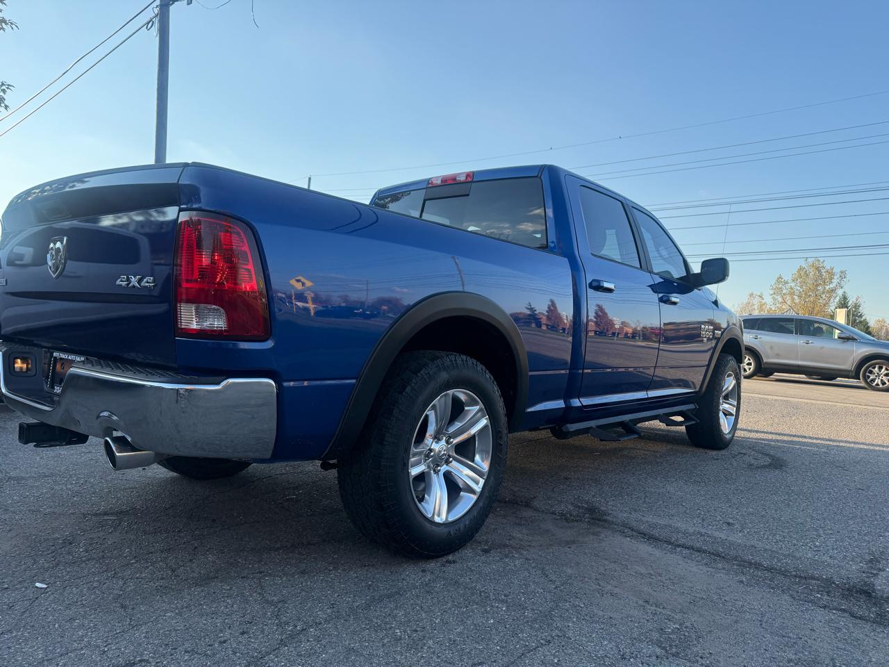 RAM 1500 4WD Crew Cab 140.5" SLT 2017