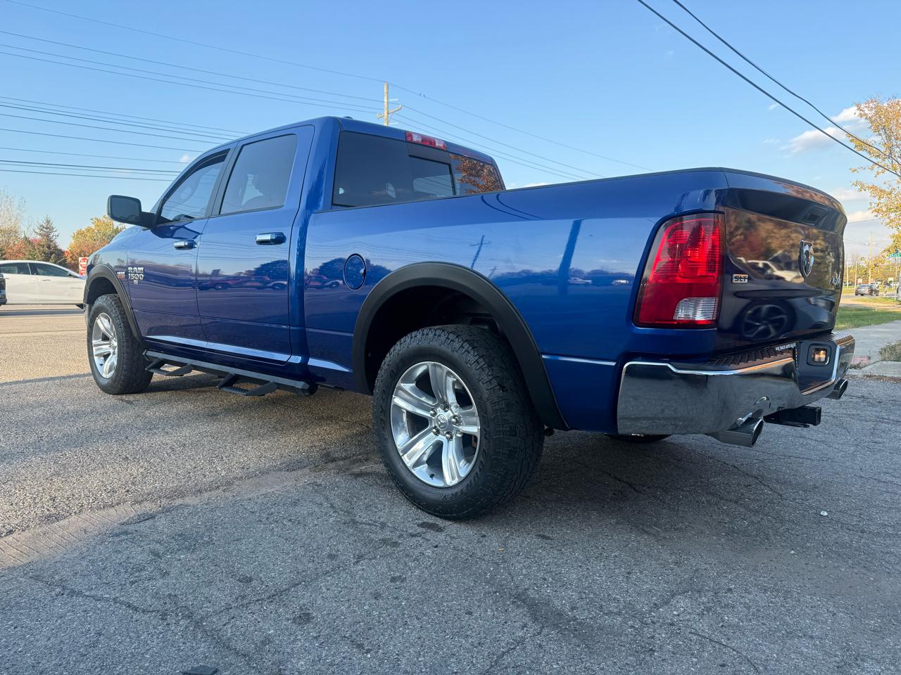 RAM 1500 4WD Crew Cab 140.5" SLT 2017
