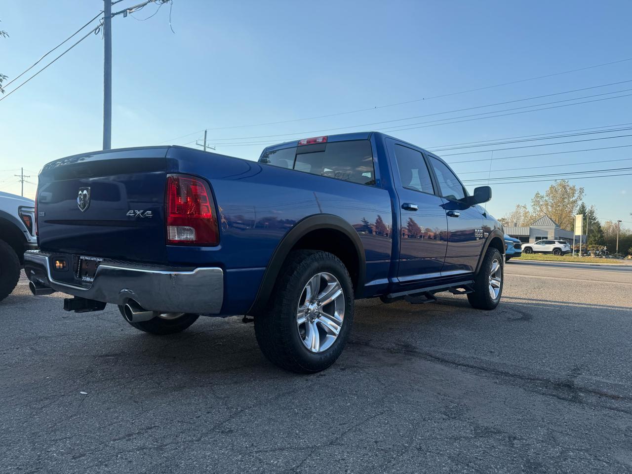 RAM 1500 4WD Crew Cab 140.5" SLT 2017