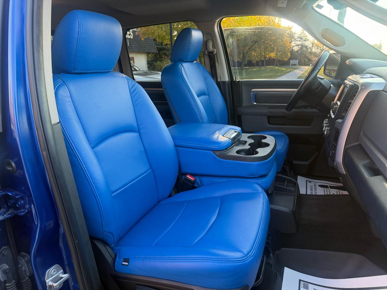 RAM 1500 4WD Crew Cab 140.5" SLT 2017