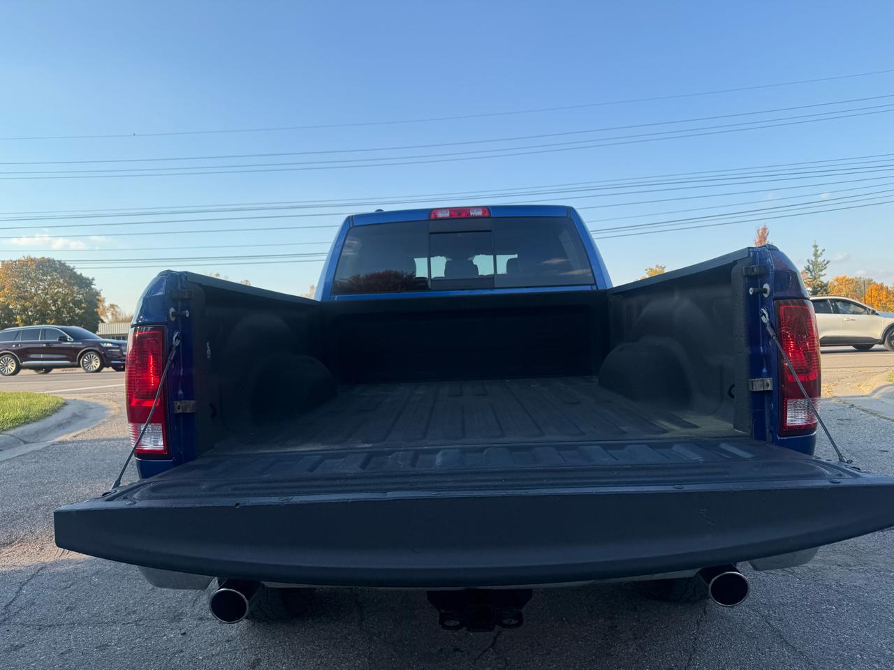 RAM 1500 4WD Crew Cab 140.5" SLT 2017