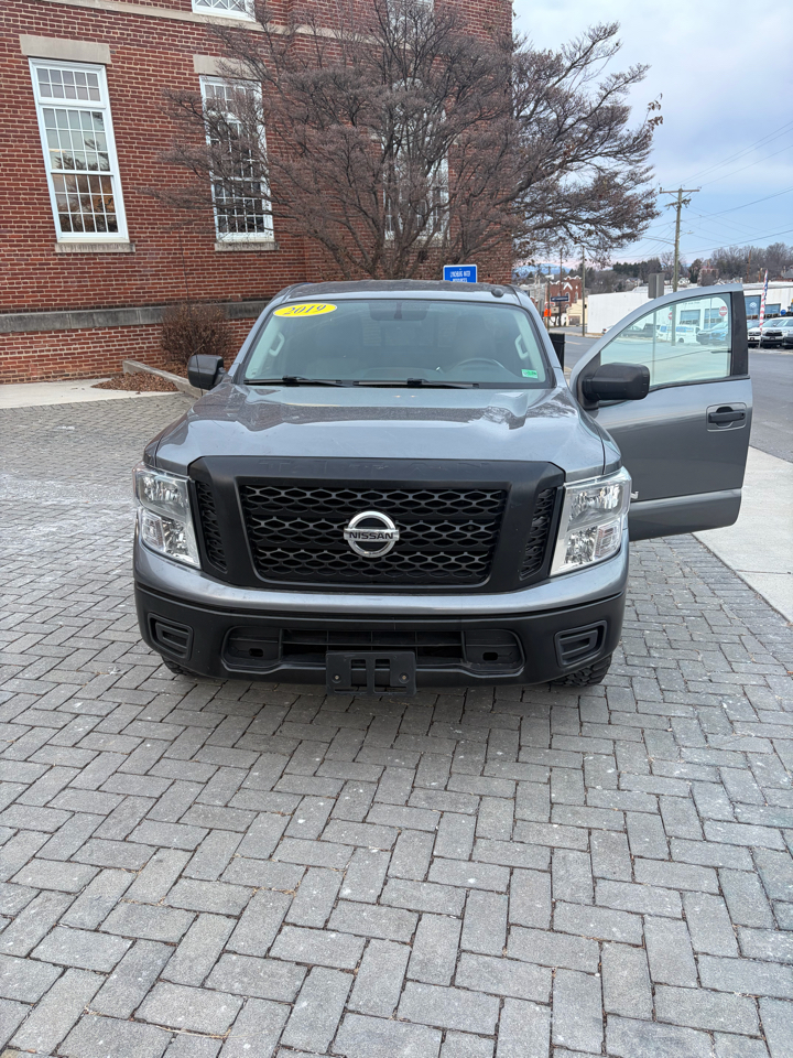 Nissan Titan  2019