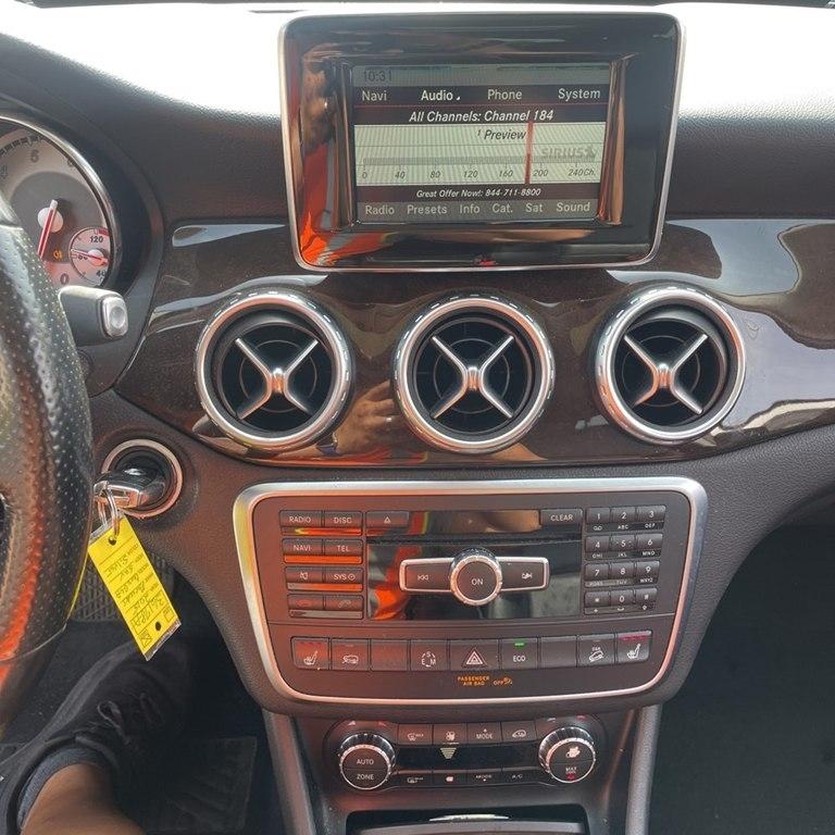 Mercedes-Benz GLA-Class  2015