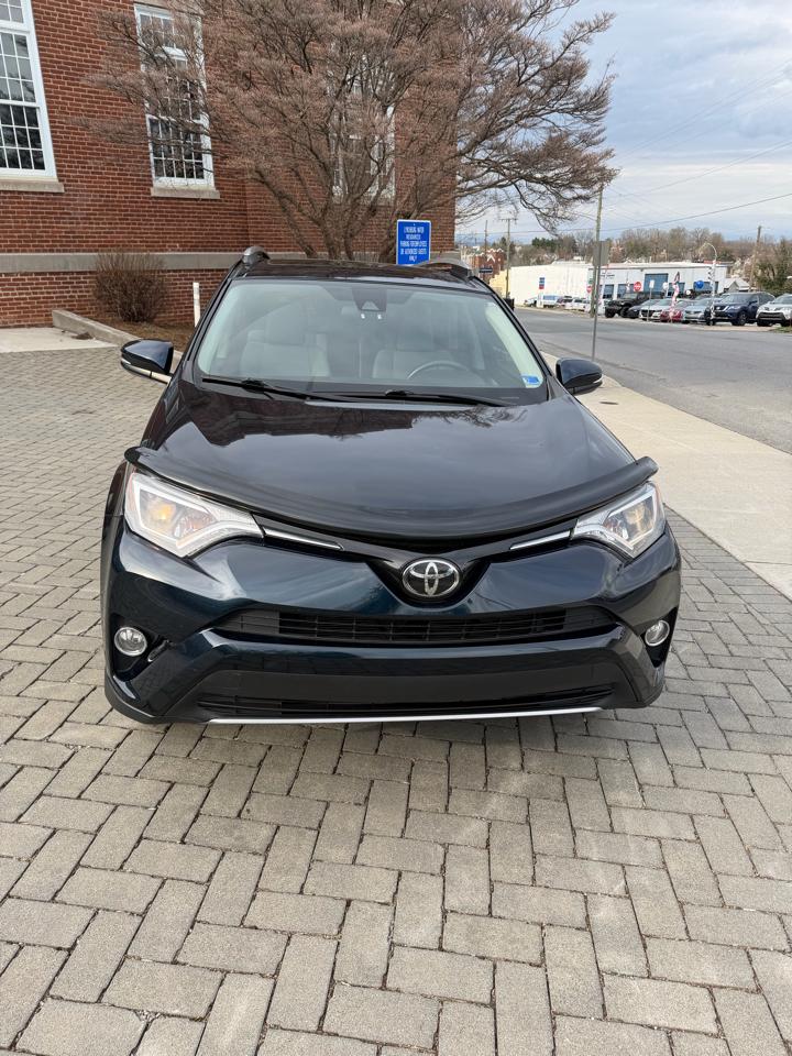 Toyota RAV4  2018