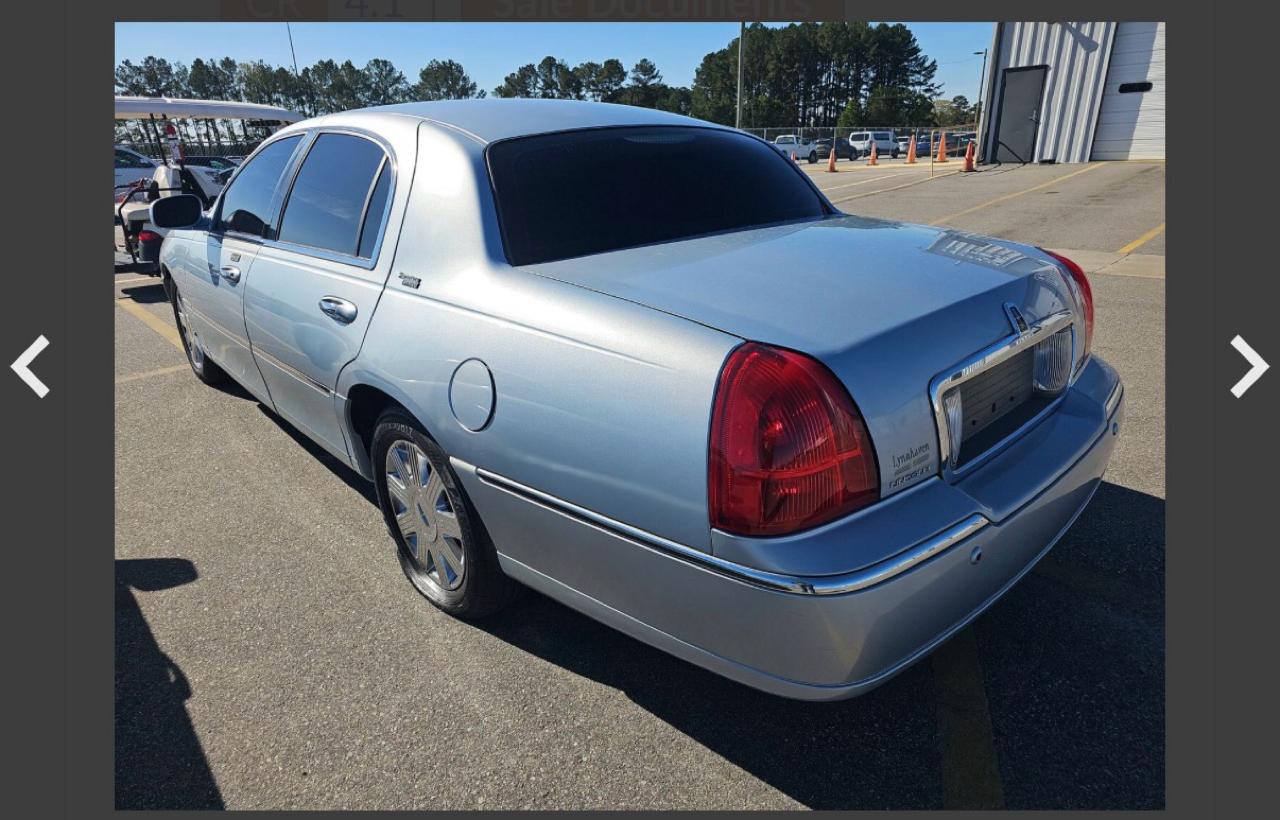 Lincoln Town Car  2005