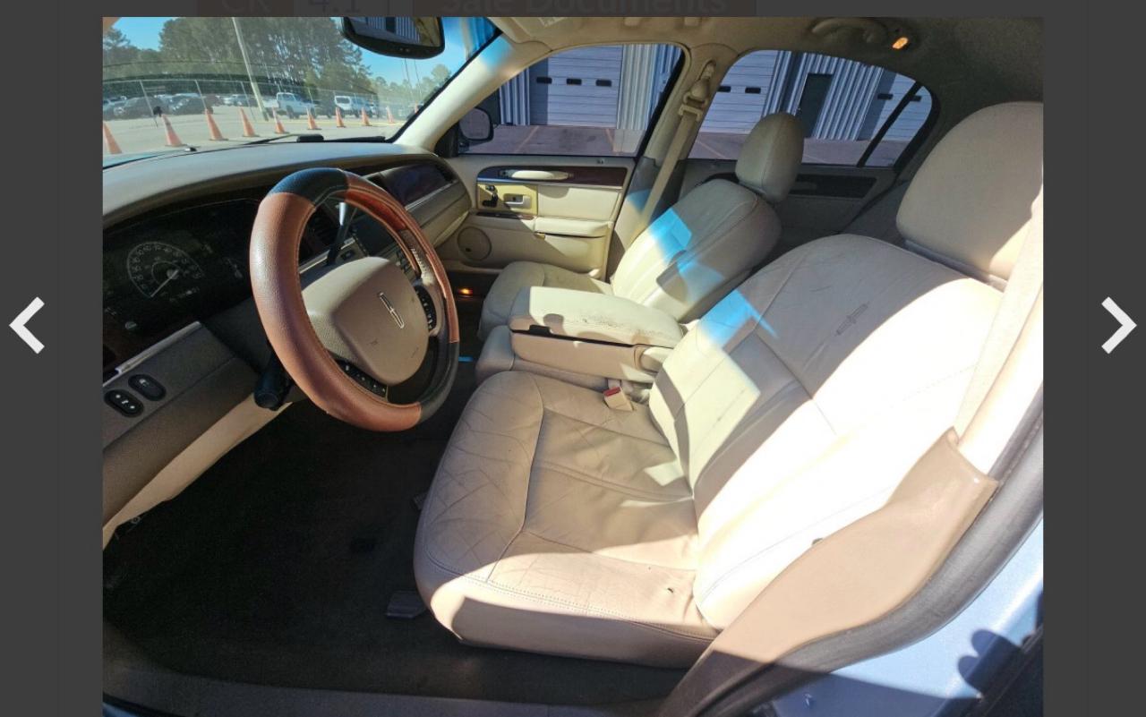 Lincoln Town Car  2005