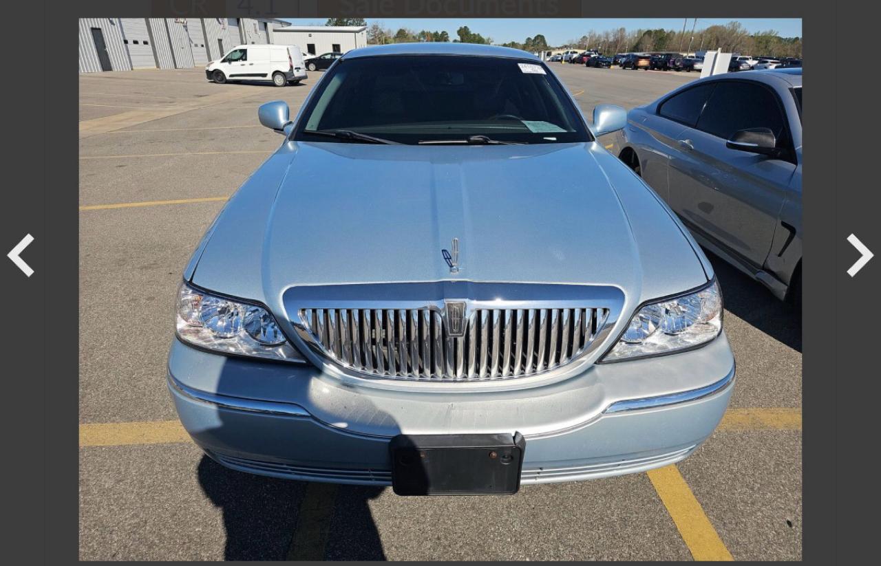 Lincoln Town Car  2005
