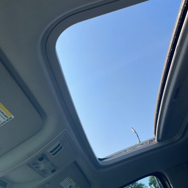 Chevrolet Suburban  2011