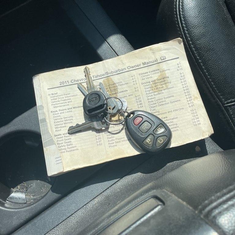 Chevrolet Suburban  2011