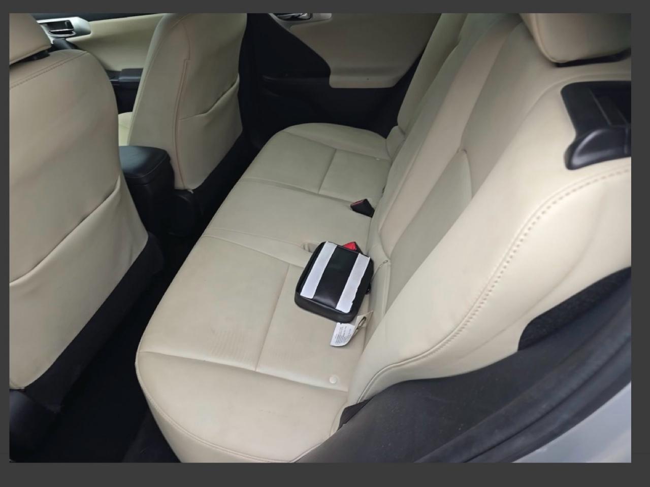 Lexus CT 200h  2013