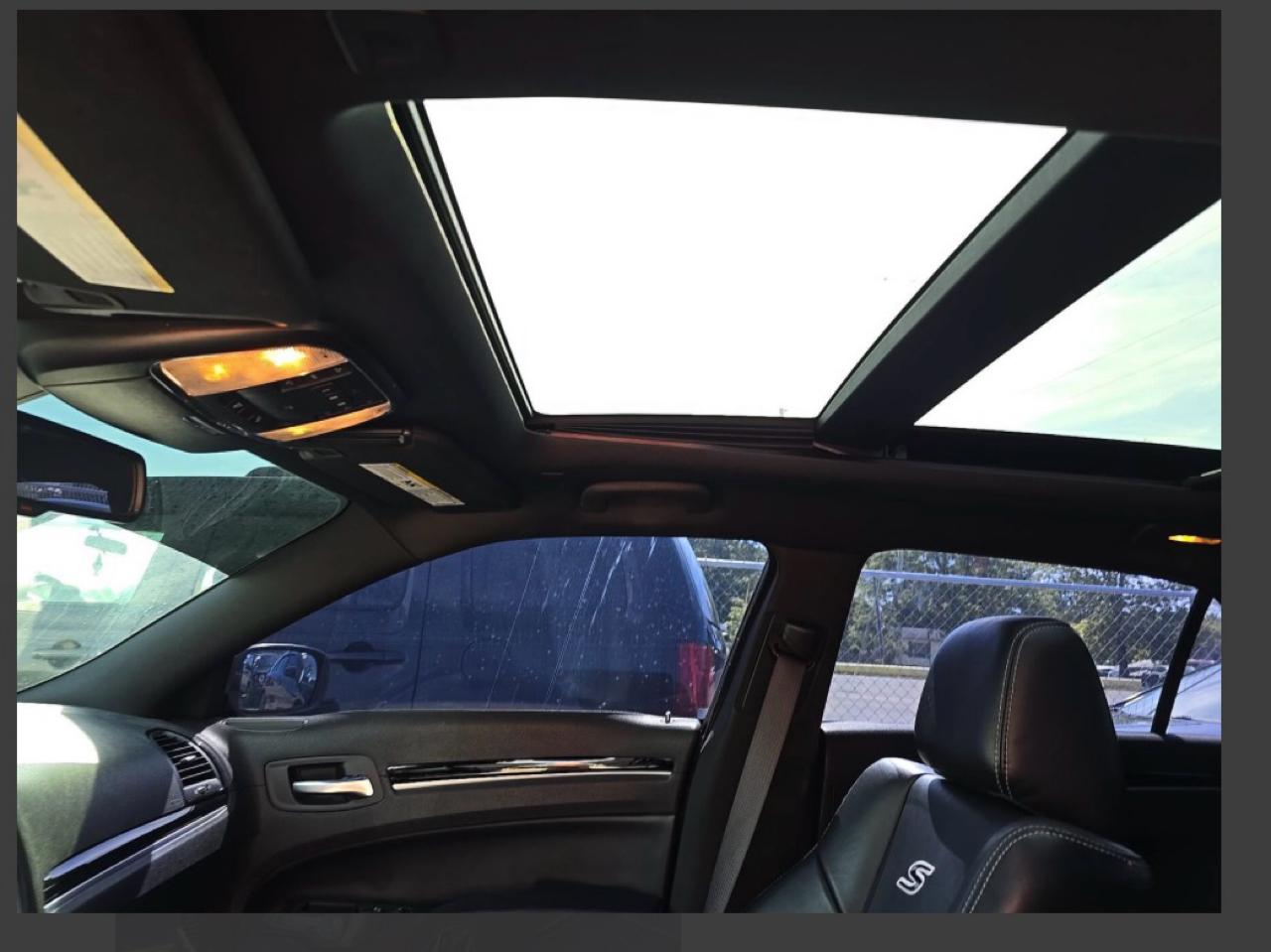 Chrysler 300  2017