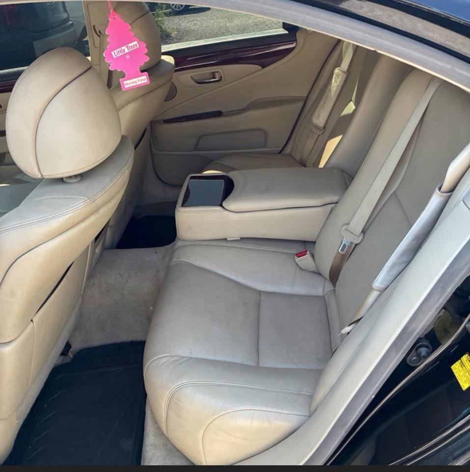 Lexus LS 460  2010