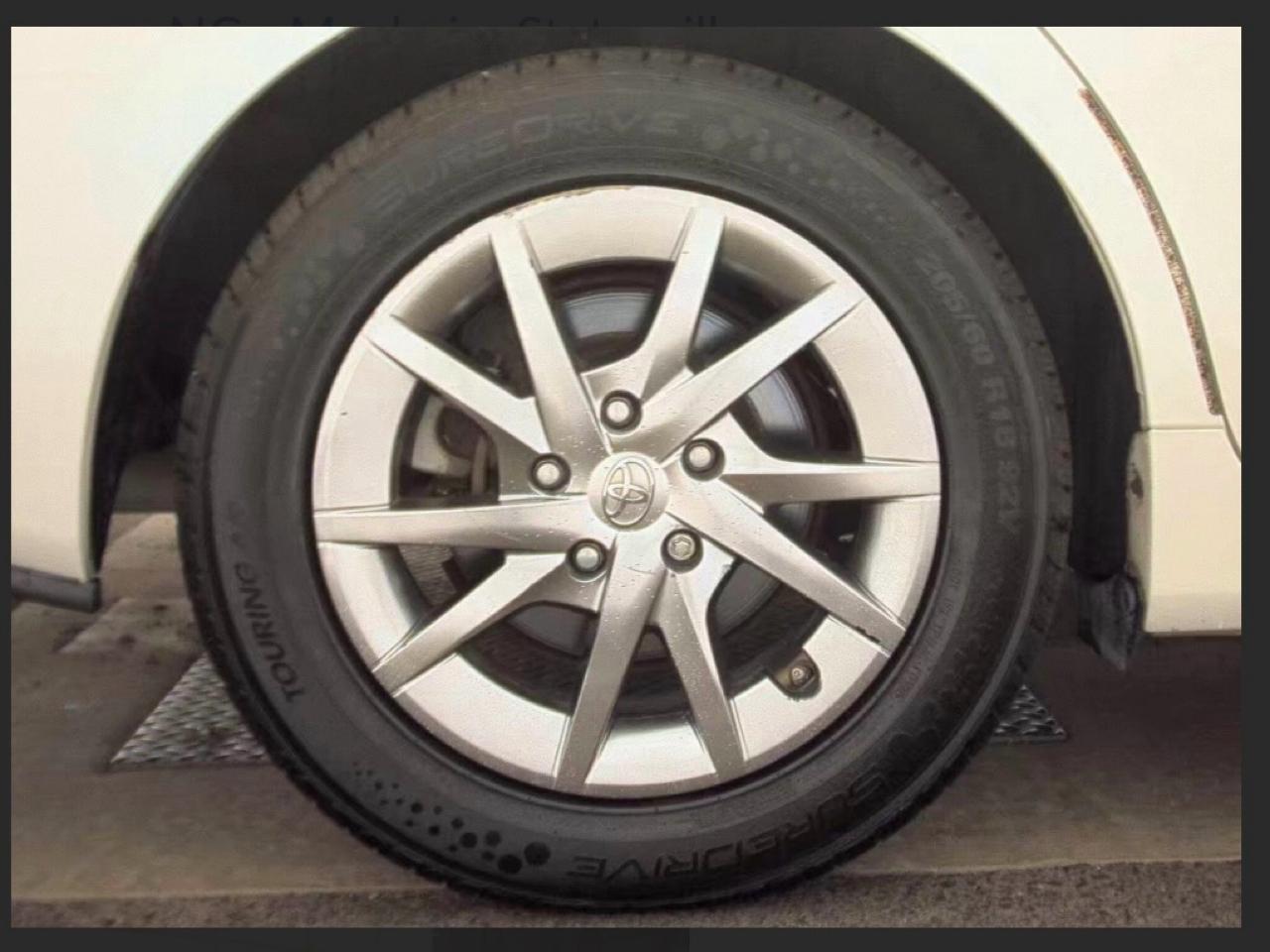 Toyota Prius V  2017