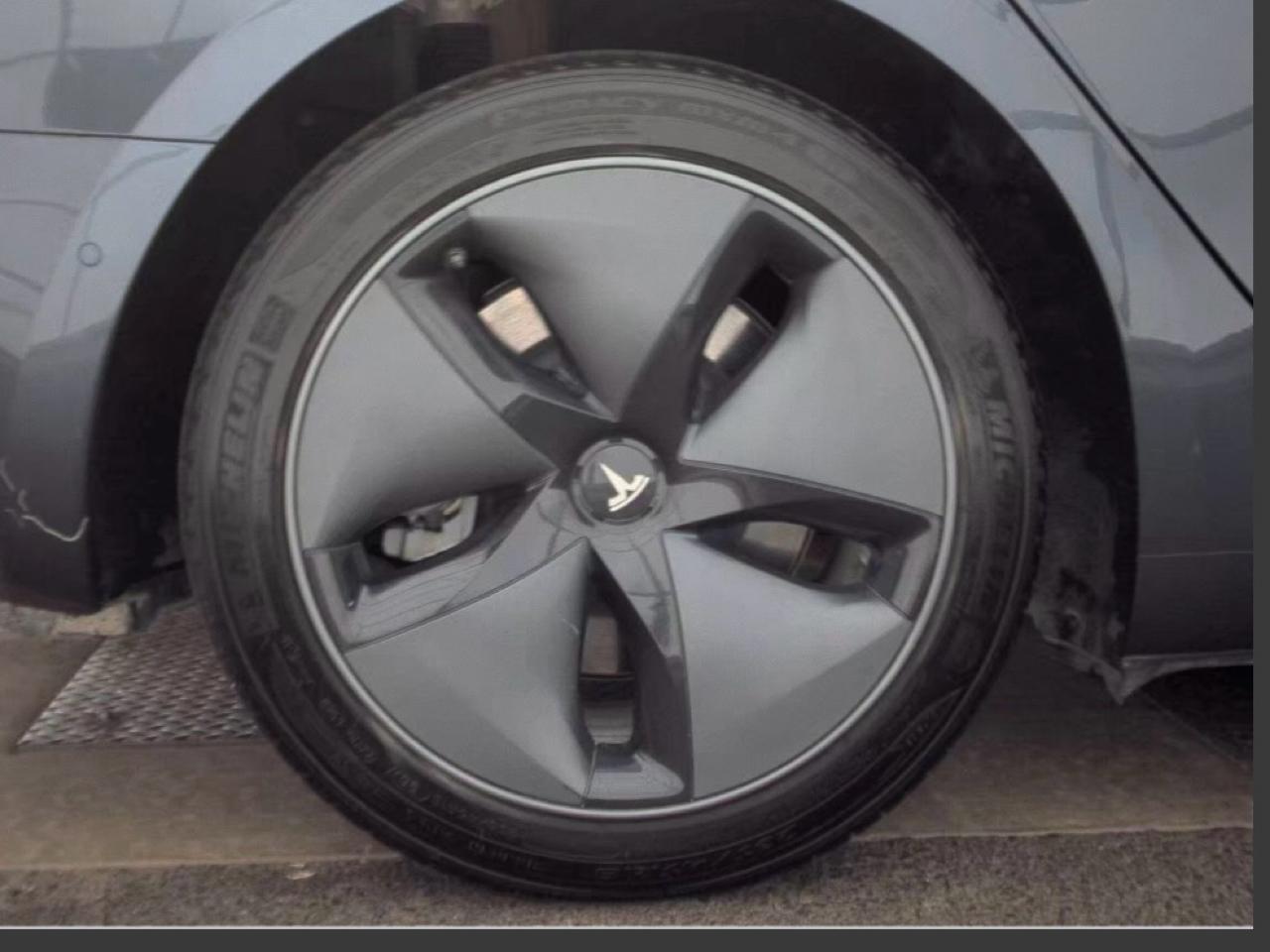 Tesla Model 3  2018