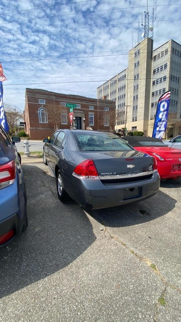 Chevrolet Impala  2010