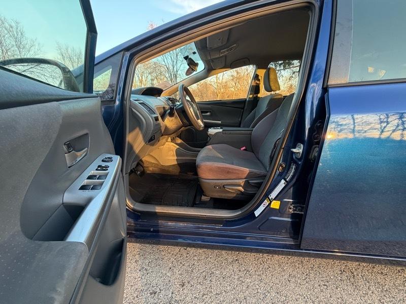 Toyota Prius V Three 2013