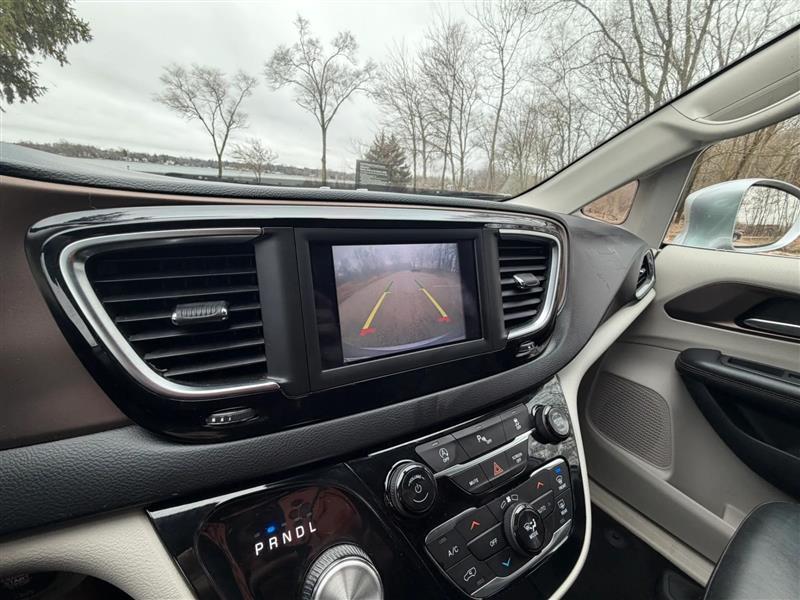 Chrysler Pacifica  2019