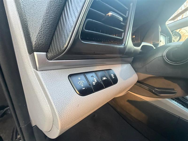 Hyundai Elantra Limited 2019