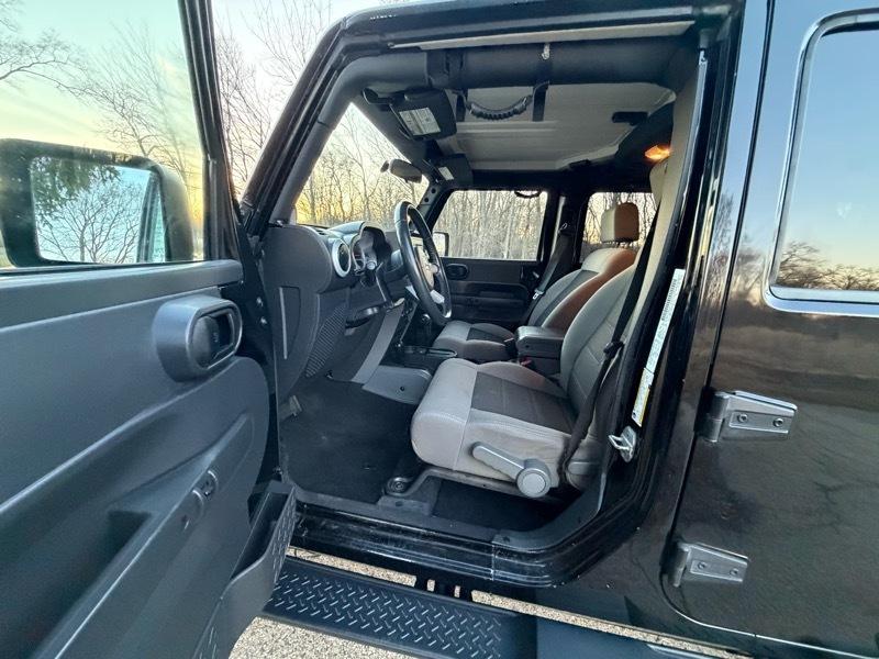 Jeep Wrangler Unlimited Sahara 4WD 2010