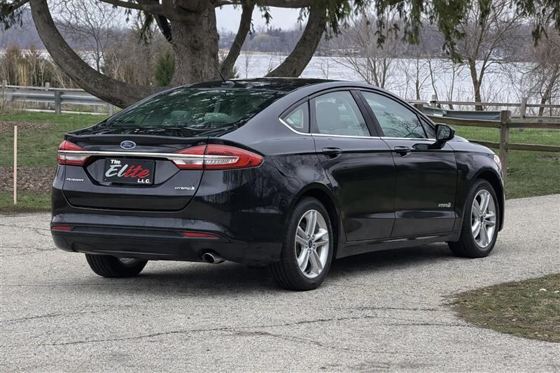 Ford Fusion Hybrid S 2018