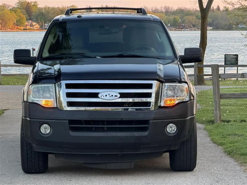 Ford Expedition 4WD 4dr XLT 2013