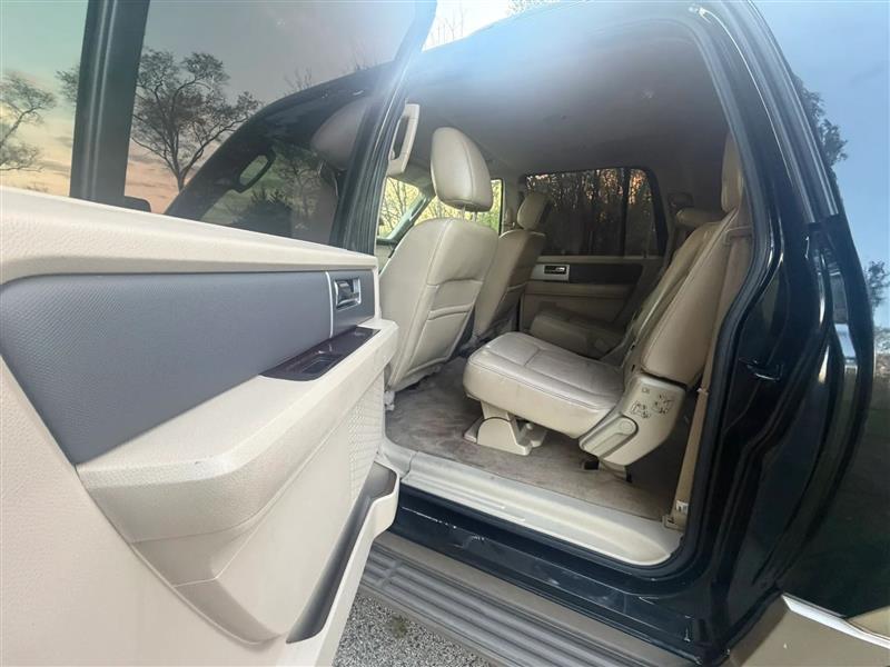 Ford Expedition 4WD 4dr XLT 2013