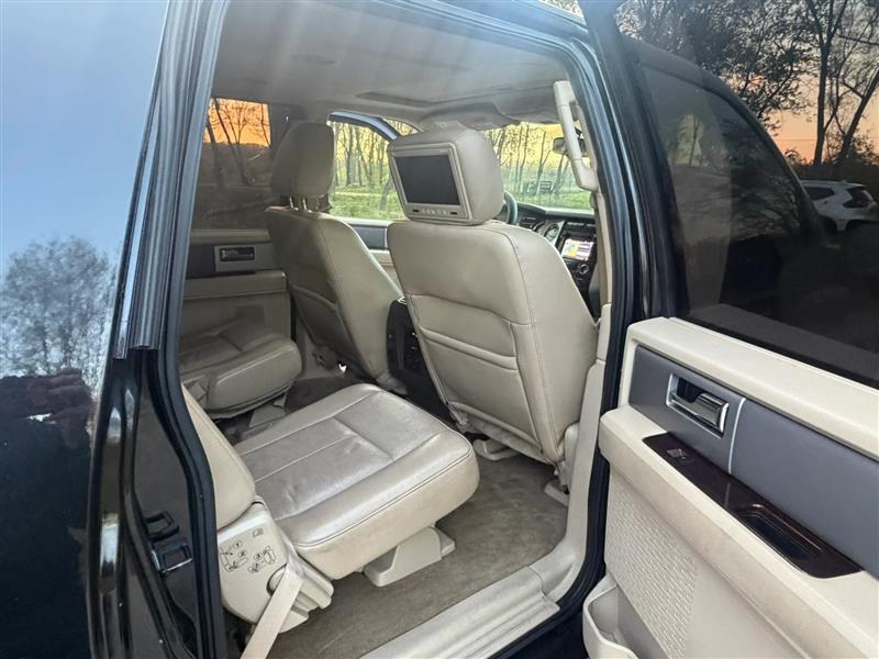 Ford Expedition 4WD 4dr XLT 2013