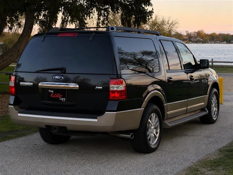 Ford Expedition 4WD 4dr XLT 2013
