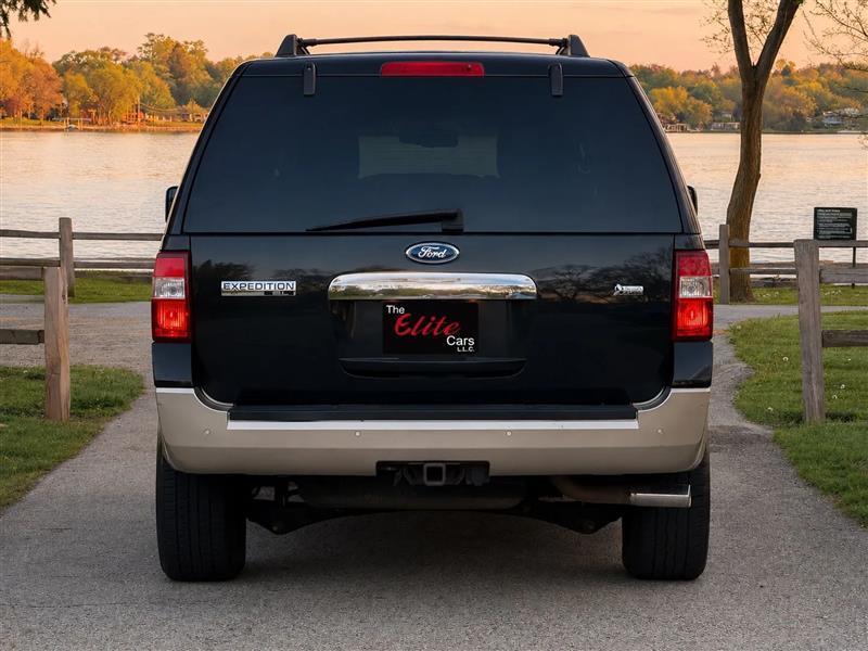Ford Expedition 4WD 4dr XLT 2013