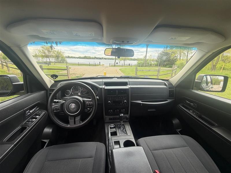Jeep Liberty Sport 4WD 2011