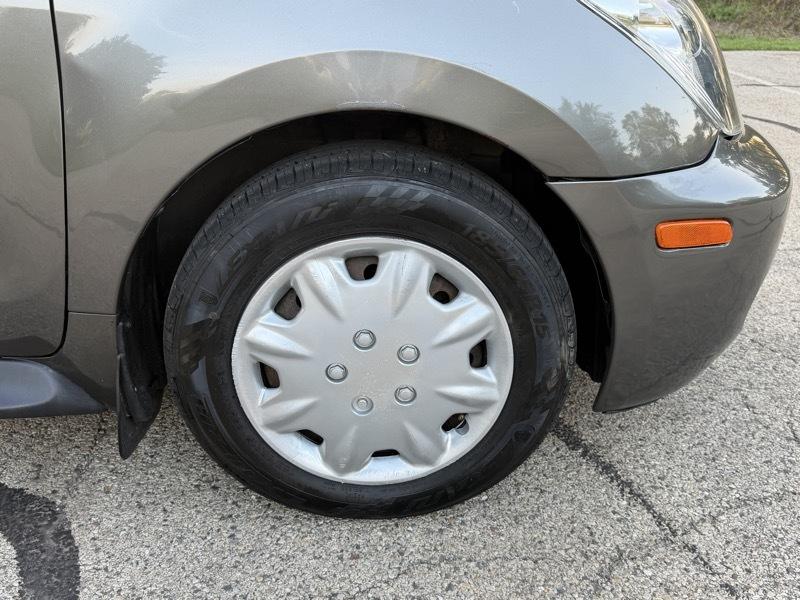 Scion xA Hatchback 2005