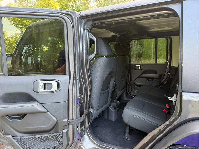 Jeep Wrangler Unlimited Sahara 2021