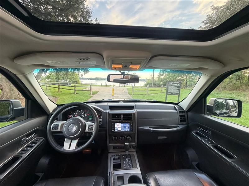 Jeep Liberty Limited 4WD 2011