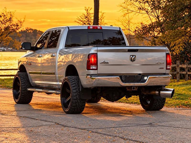 RAM 2500 SLT Crew Cab SWB 4WD 2012