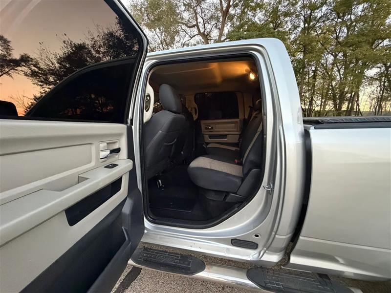 RAM 2500 SLT Crew Cab SWB 4WD 2012