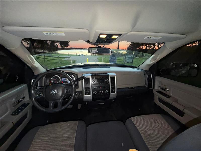 RAM 2500 SLT Crew Cab SWB 4WD 2012