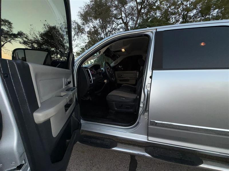 RAM 2500 SLT Crew Cab SWB 4WD 2012