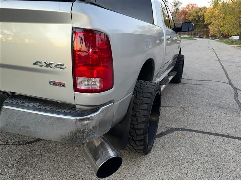 RAM 2500 SLT Crew Cab SWB 4WD 2012