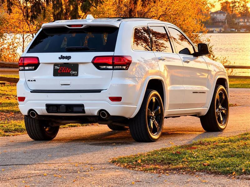 Jeep Grand Cherokee Laredo 4WD 2015