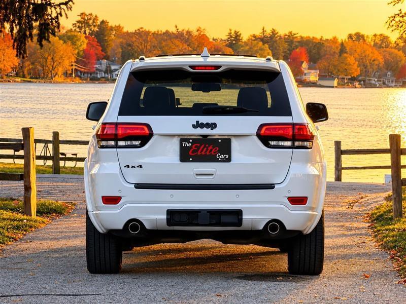 Jeep Grand Cherokee Laredo 4WD 2015