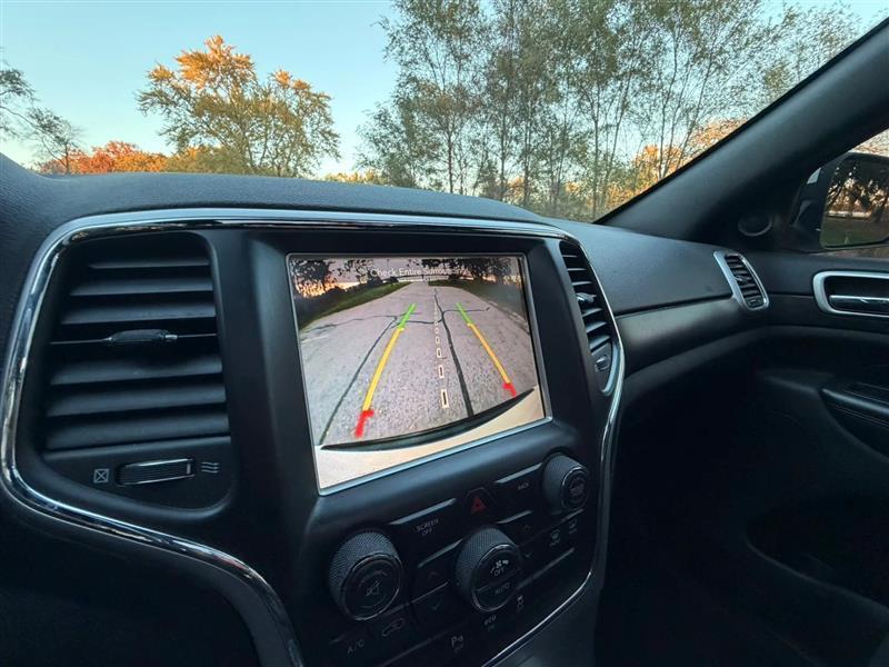 Jeep Grand Cherokee Laredo 4WD 2015