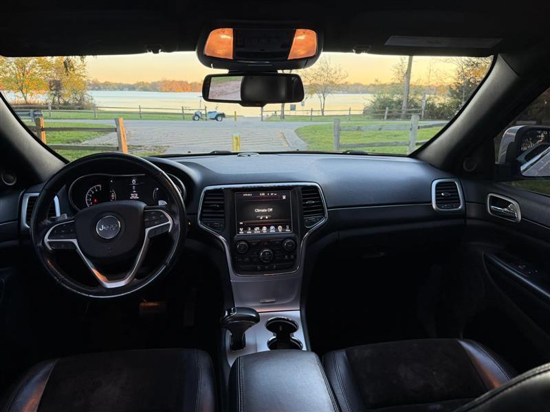 Jeep Grand Cherokee Laredo 4WD 2015