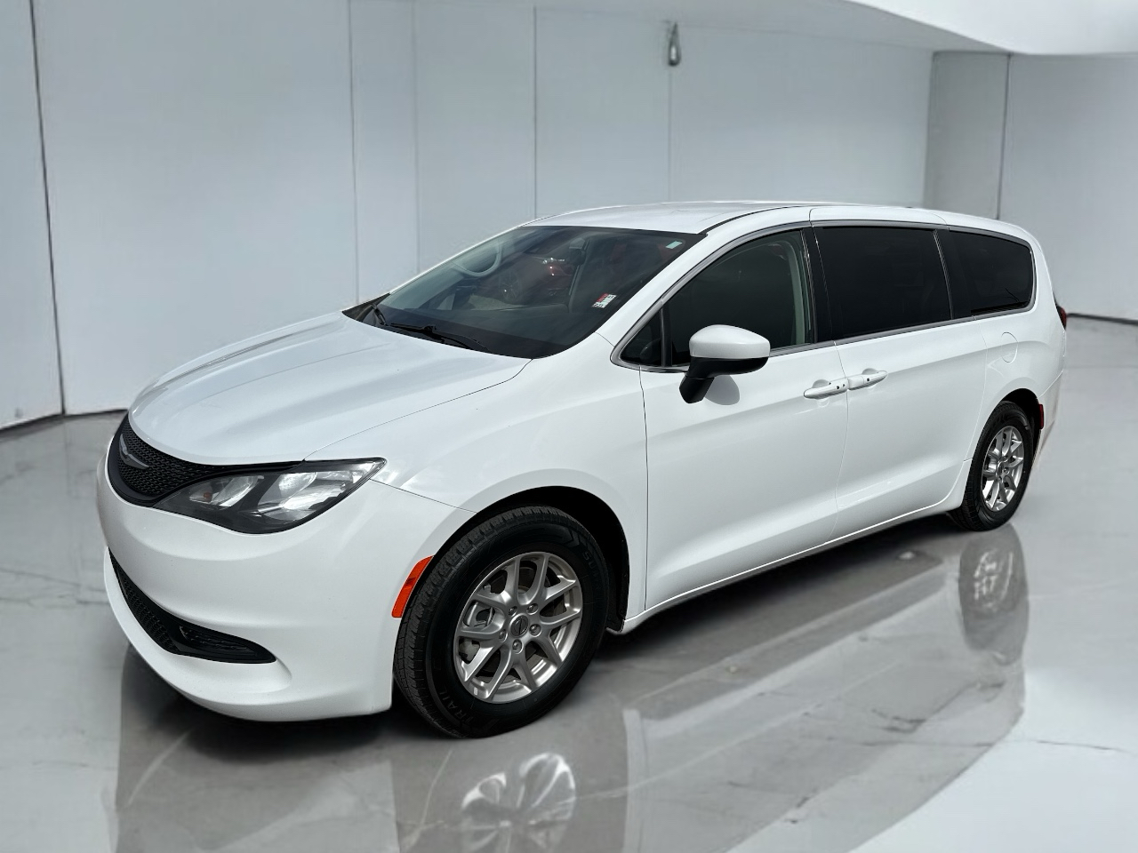 2023 Chrysler Voyager LX Van 4D's photo