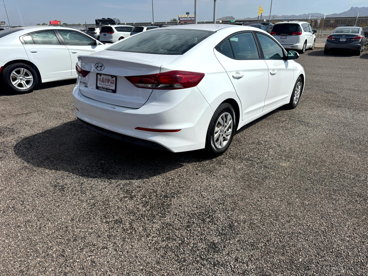 2018 Hyundai Elantra SE photo 2