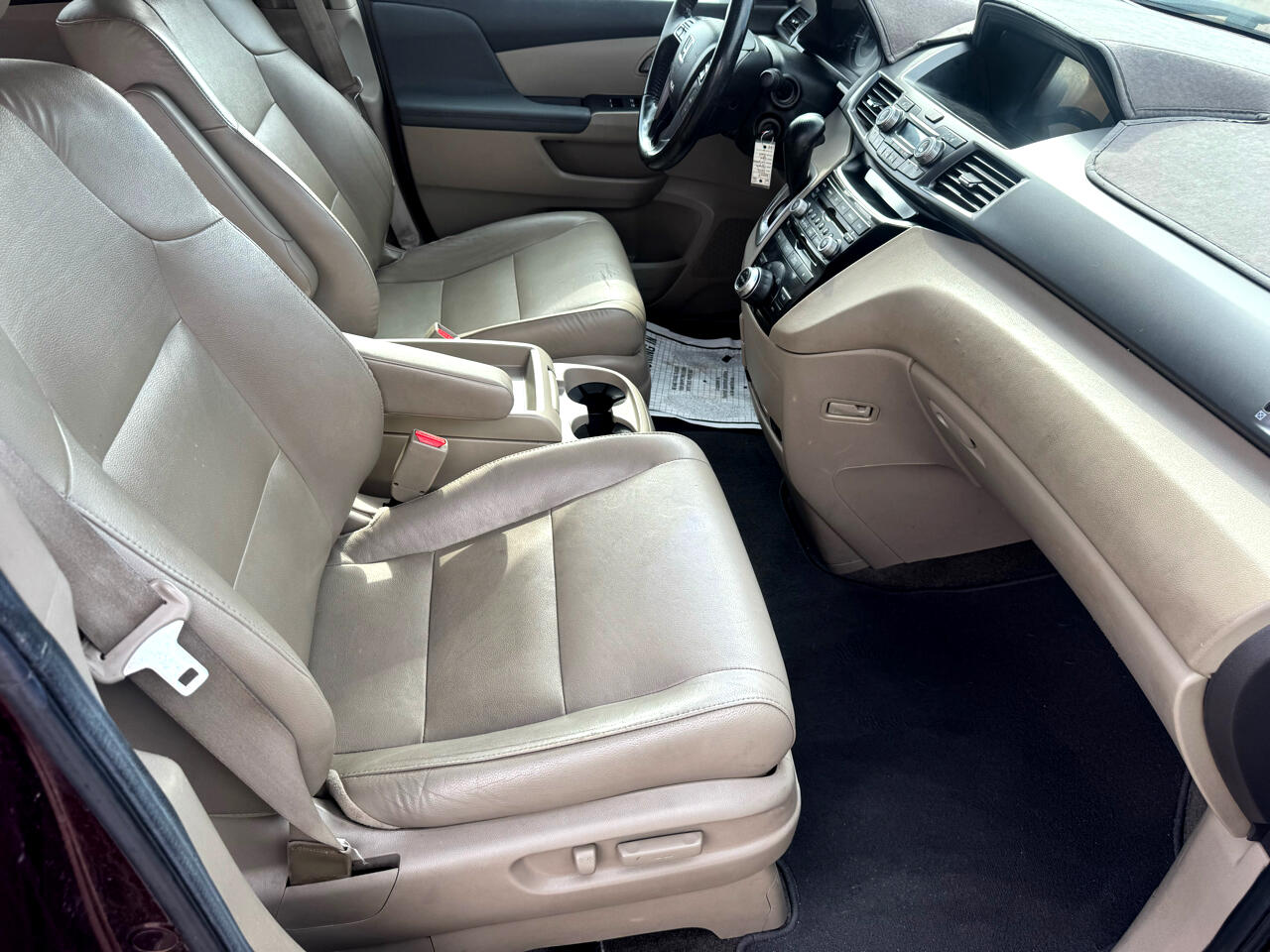 2013 Honda Odyssey Touring photo 16