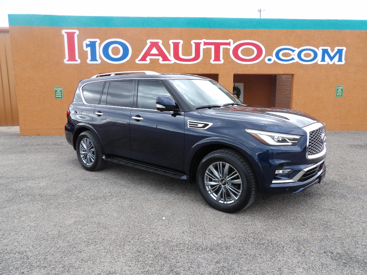 2021 INFINITI QX80's photo
