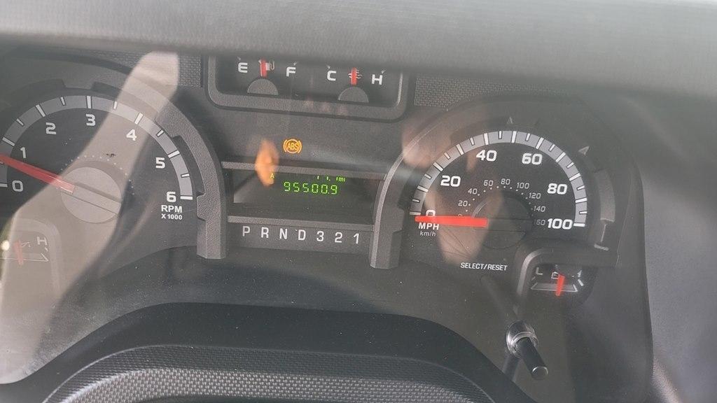 Ford Econoline E-350 Super Duty 2009